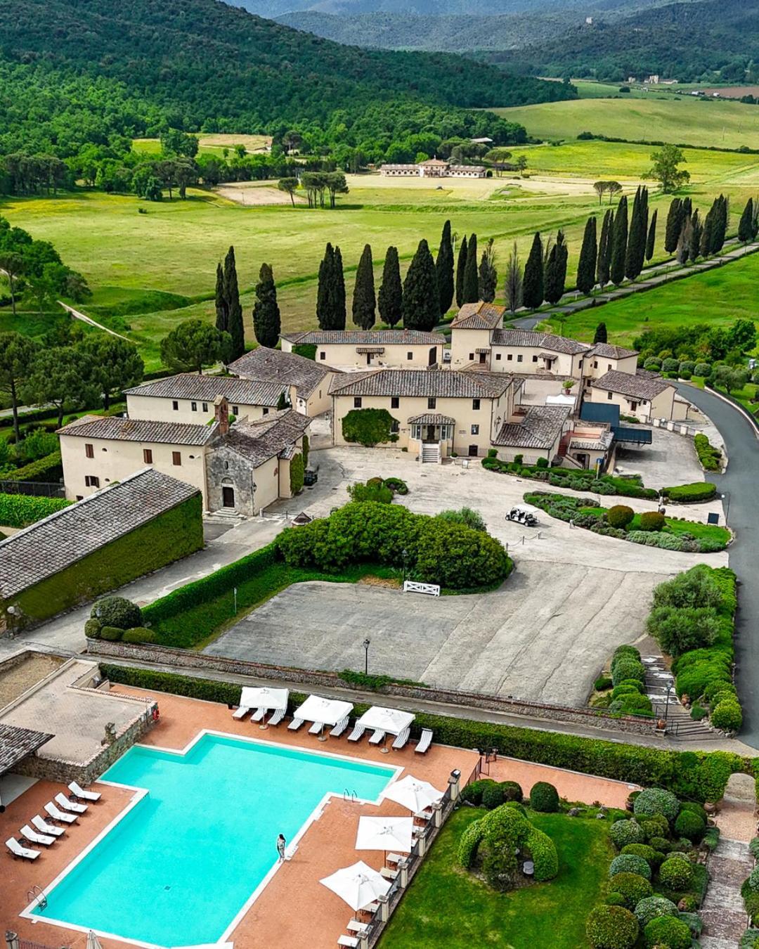 La Bagnaia Golf Resort 外观 照片