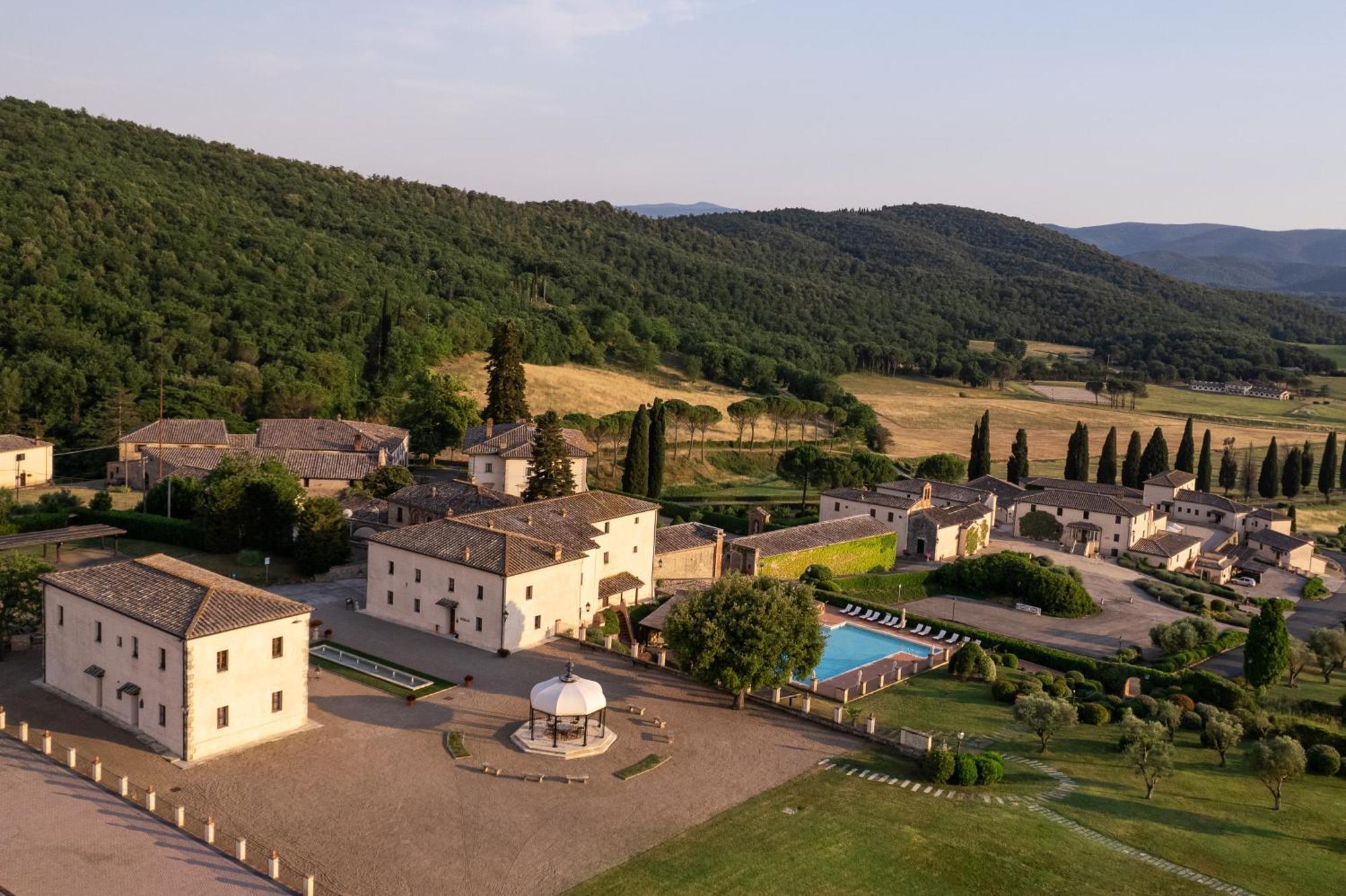 La Bagnaia Golf Resort 外观 照片